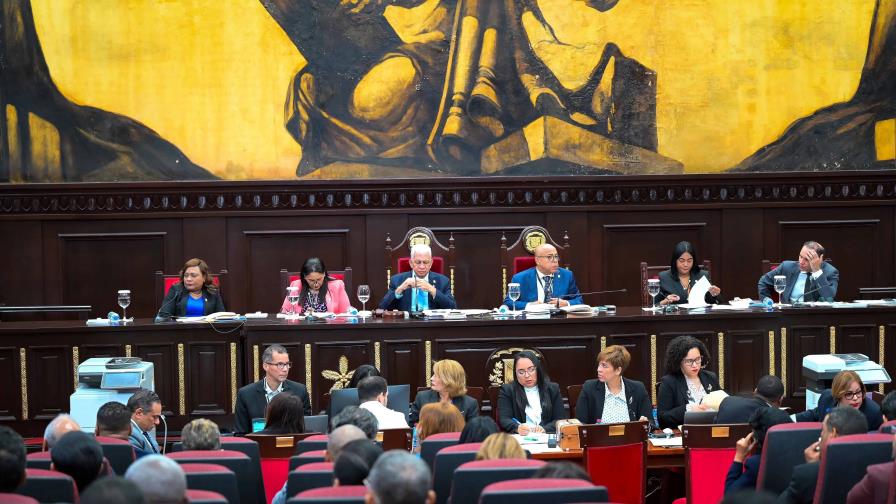 Los congresistas sellaron la reforma constitucional para que no se someta a consulta popular