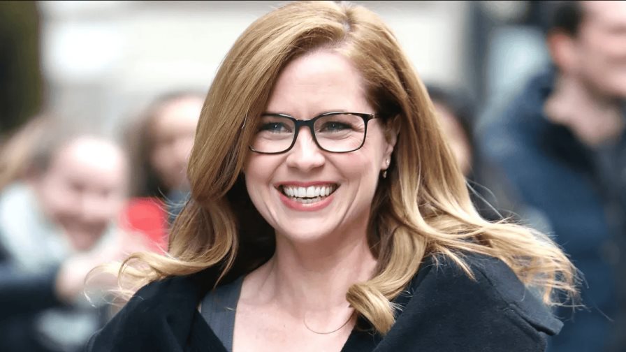 Jenna Fischer, de The Office, revela que está libre de cáncer tras diagnóstico en 2023