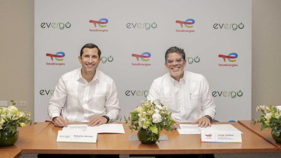 TotalEnergies y Evergo firman alianza para instalar electrolinera en Santo Domingo