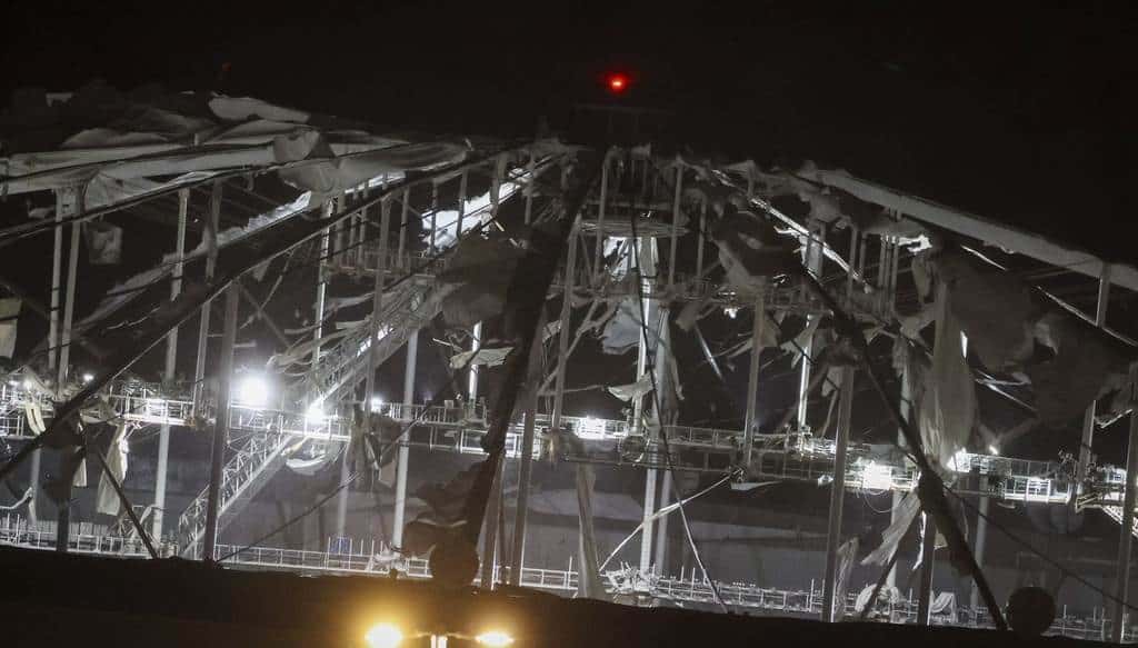 Imagen de cómo quedó el techo abovedado del Tropicana Field.