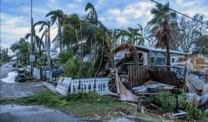 Suben a 10 los muertos por los tornados y el huracán Milton en Florida