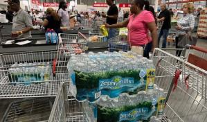 Multas de hasta 25,000 dólares a especuladores de precios en Florida tras paso de Milton