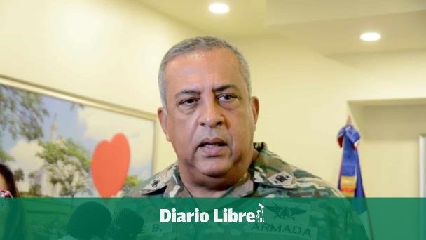 Haitianos agreden a dos agentes de Migración; uno a machetazos