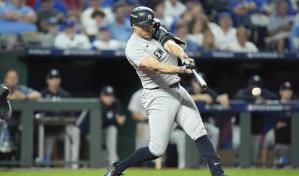 Con jonrón de Stanton en la 8va, Yankees superan 3-2 a Reales y están a un triunfo de avanzar