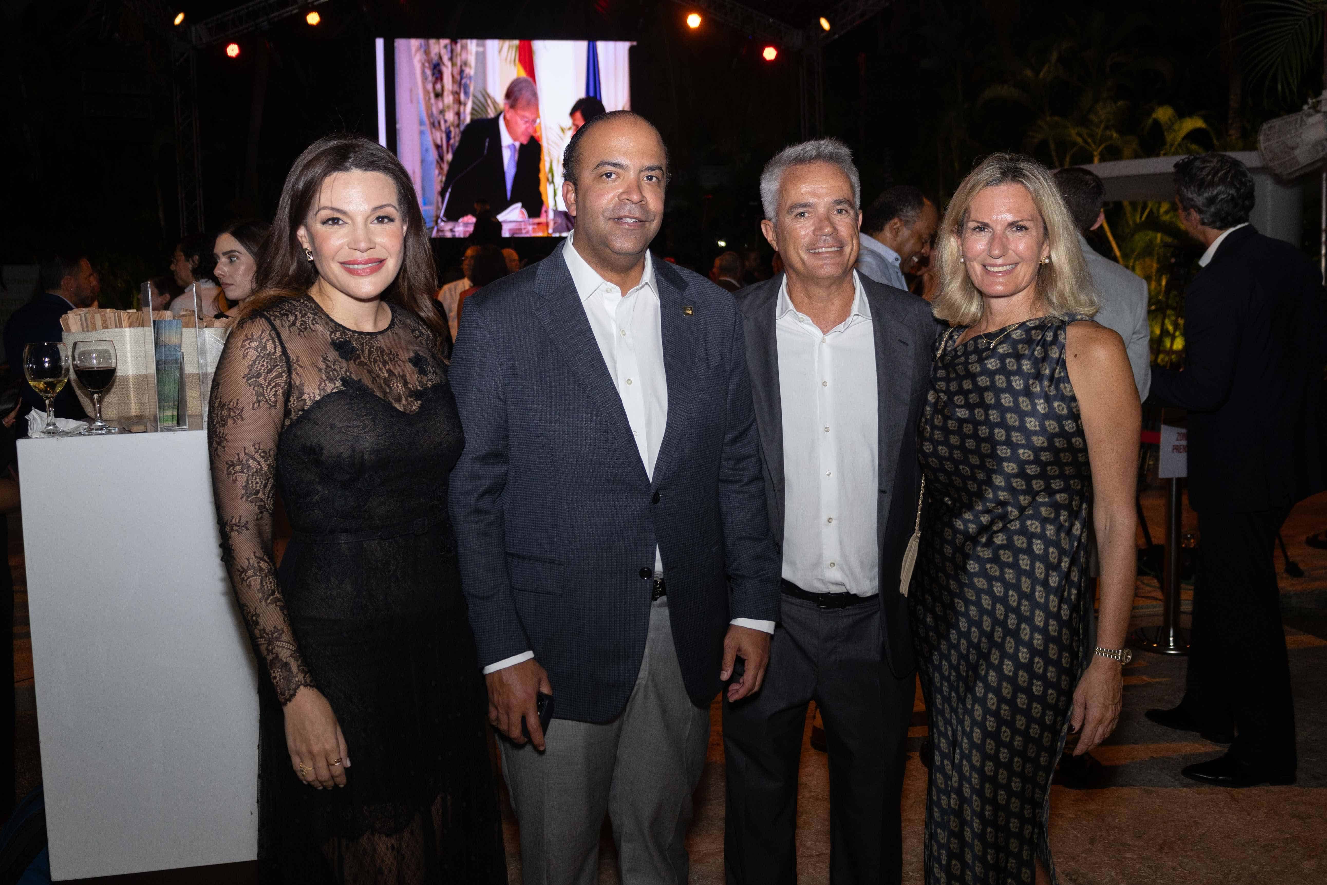 Noelia García de Pereyra, Samuel Pereyra,  Enrique Martinón  y María Rosa Serrano