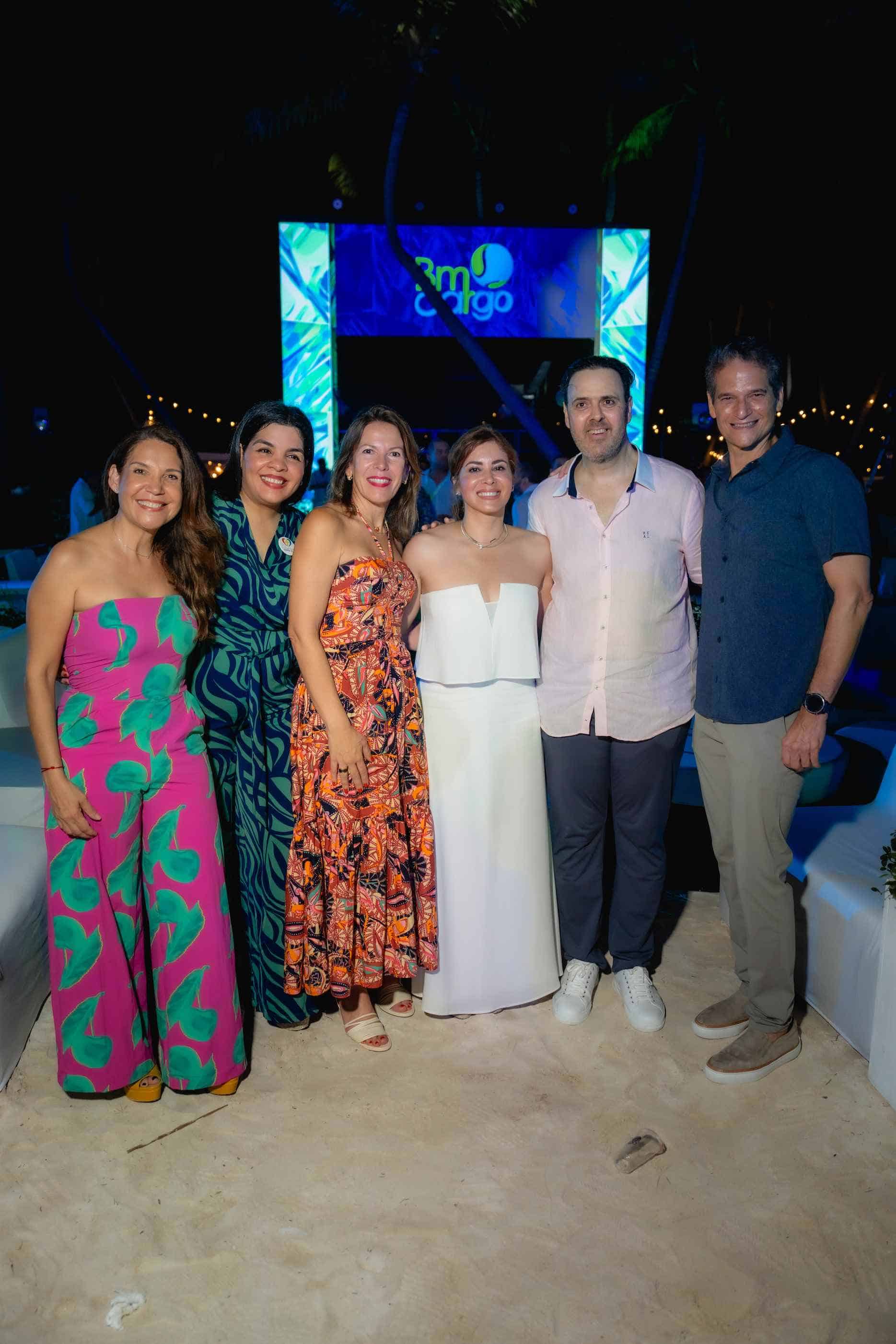 Aura Caraballo, Patricia Castillo, María Esther Valiente de Villanueva, Virginia Martínez, Ramsés Atallah y Oscar Villanueva.