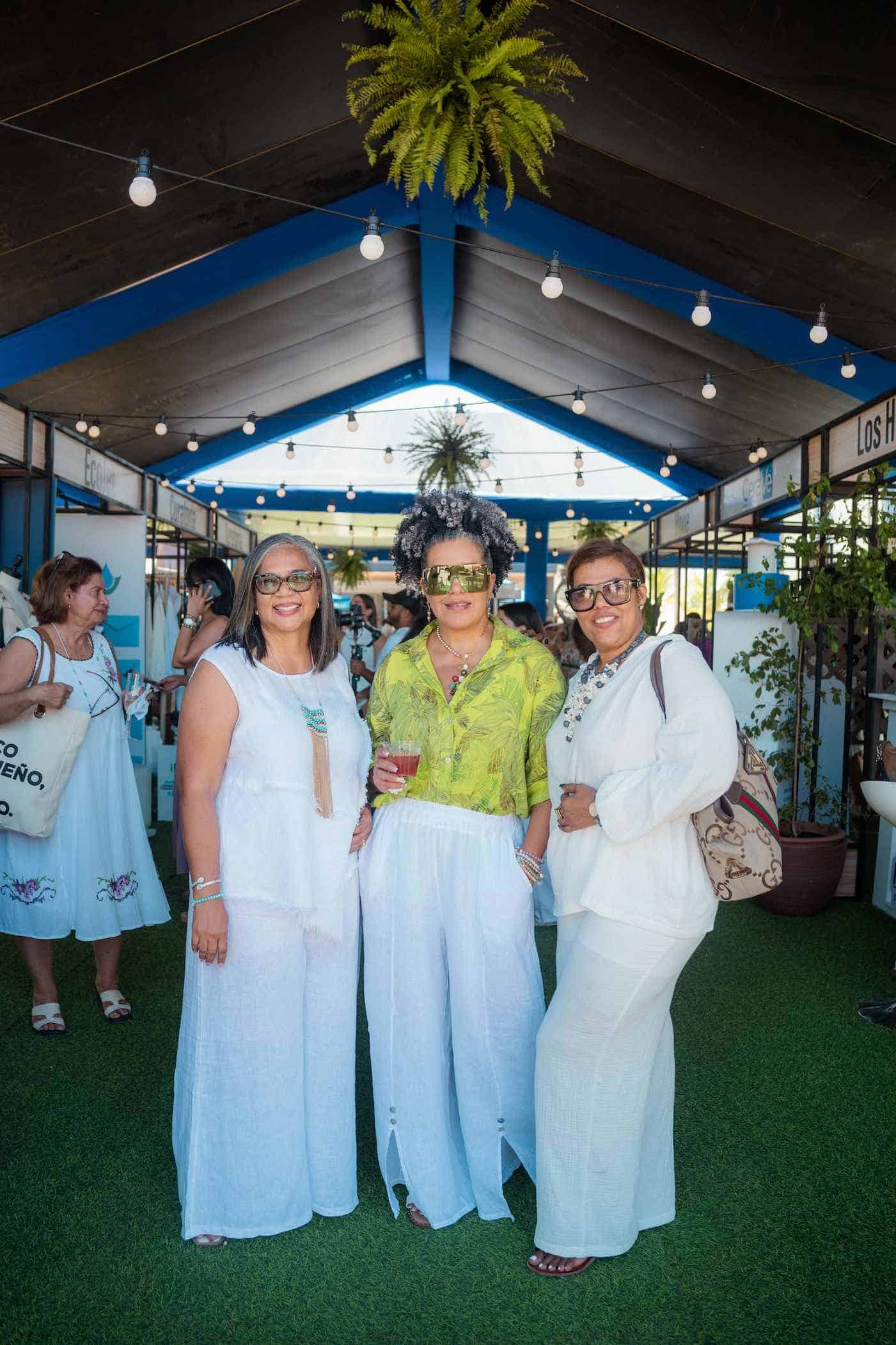 Angela Luna, Mabel de León y Fary de León.