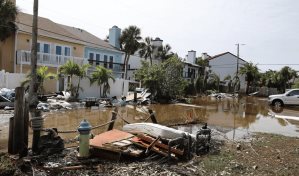 Suben a 16 los muertos por los tornados y el huracán Milton en Florida