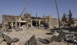 Un liban&eacute;s desplazado regresa a su pueblo bombardeado