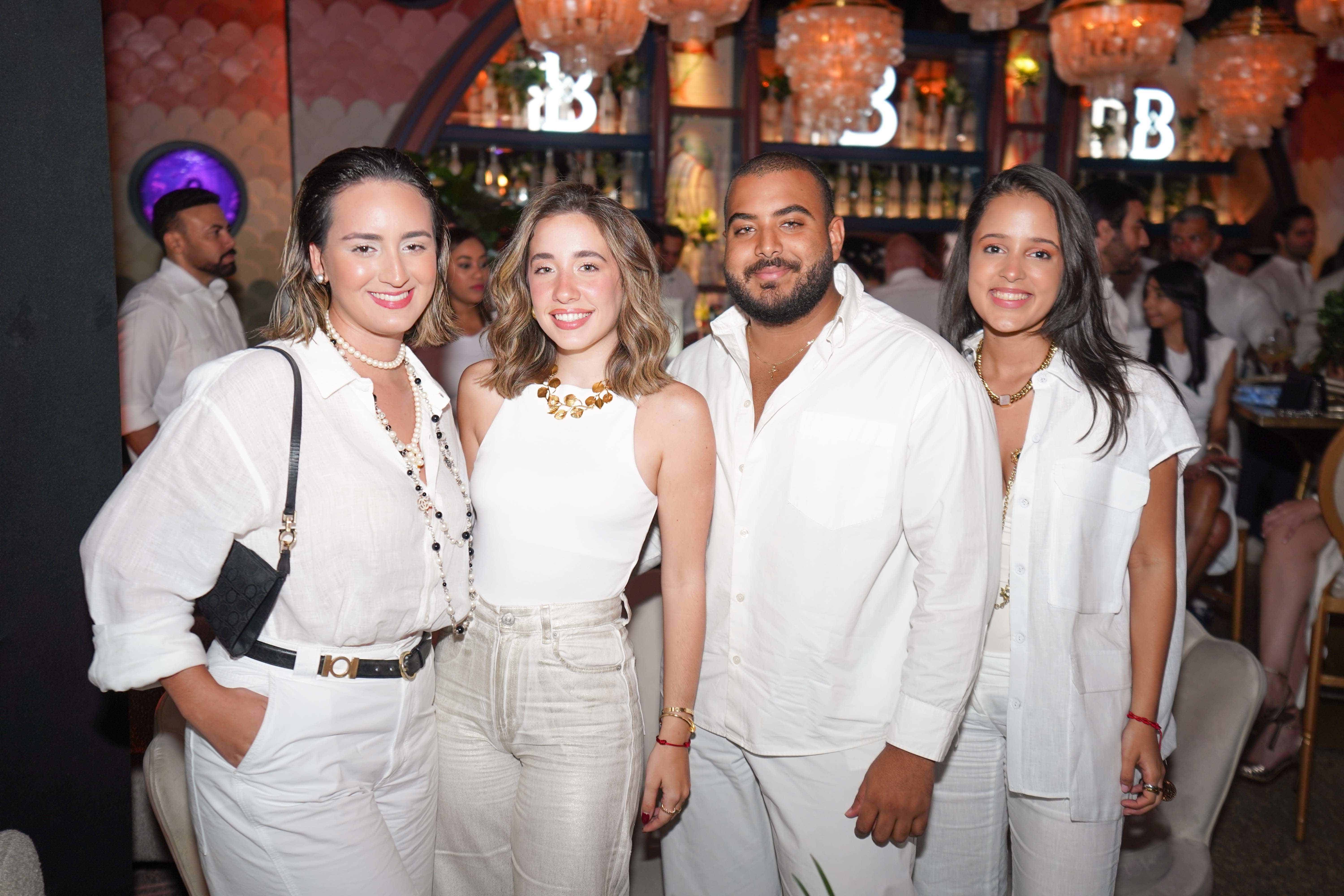 Isabella Morales, Andrea Arenas, Pablo Soto y Sophia Sanabria.