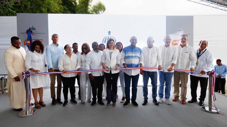 Raquel Peña inaugura la reconstrucción de la carretera Gurabito de Yaroa en Puerto Plata