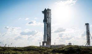 En reto para la ingenier&iacute;a, brazos mec&aacute;nicos de Space X atrapan propulsor de Starship en plataforma