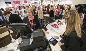 Antes de solicitar la tarjeta de crédito de una tienda, sepa en qué se mete