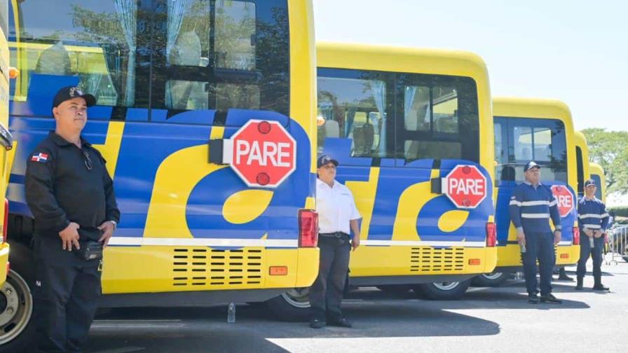 El transporte escolar público empieza en Santiago con 150 autobuses eléctricos