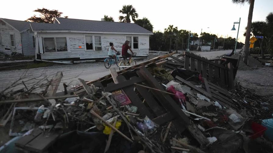 Florida retoma cierto grado de normalidad tras el paso del huracán Milton