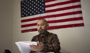 Encuesta: Adultos asiático-estadounidenses creen que migración legal impulsa economía de EEUU