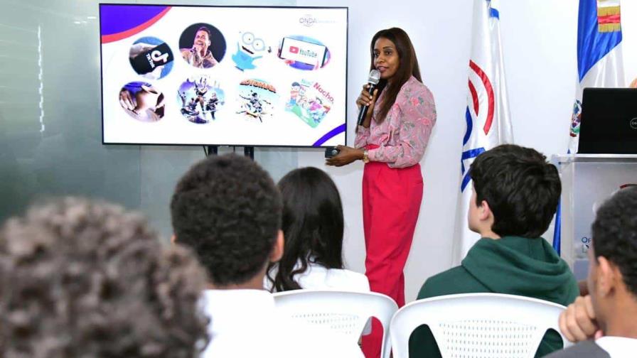 Estudiantes de Punta Cana International School participan en un curso ABC del derecho de autor