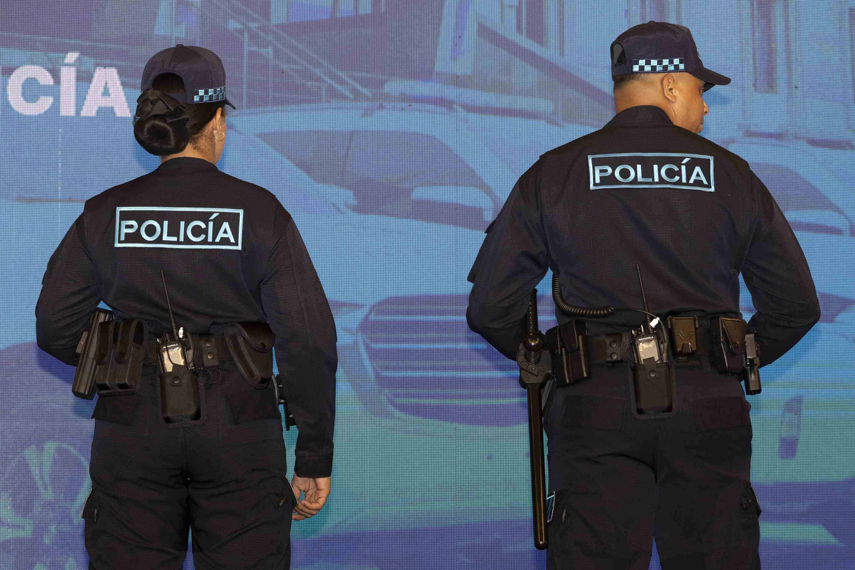 Presentación en La Semanal de los nuevos uniformes policiales (14/10/2024).