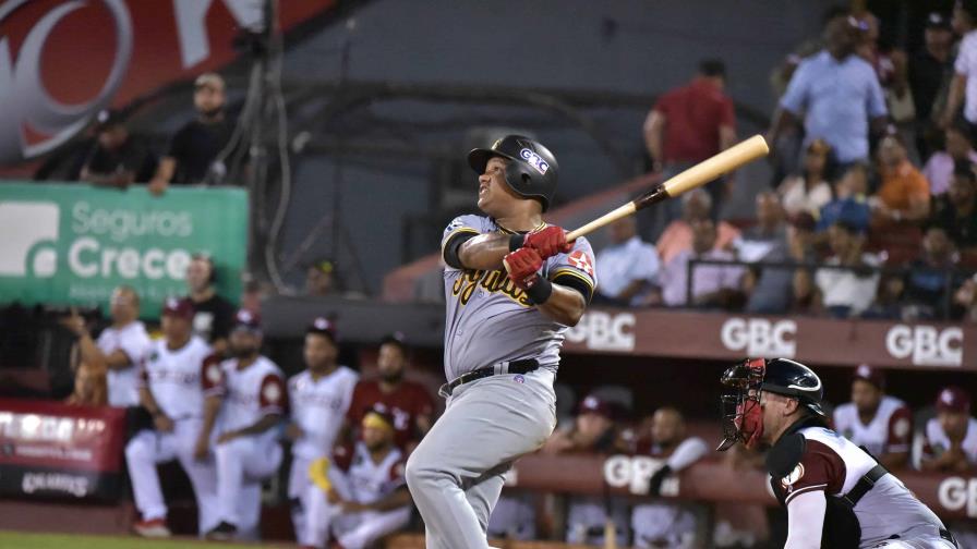 Las Águilas se imponen en el Julián Javier a base de jonrones