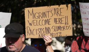 Trump acusa a migrantes de aterrorizar una ciudad; ellos buscan trabajo y vivienda digna