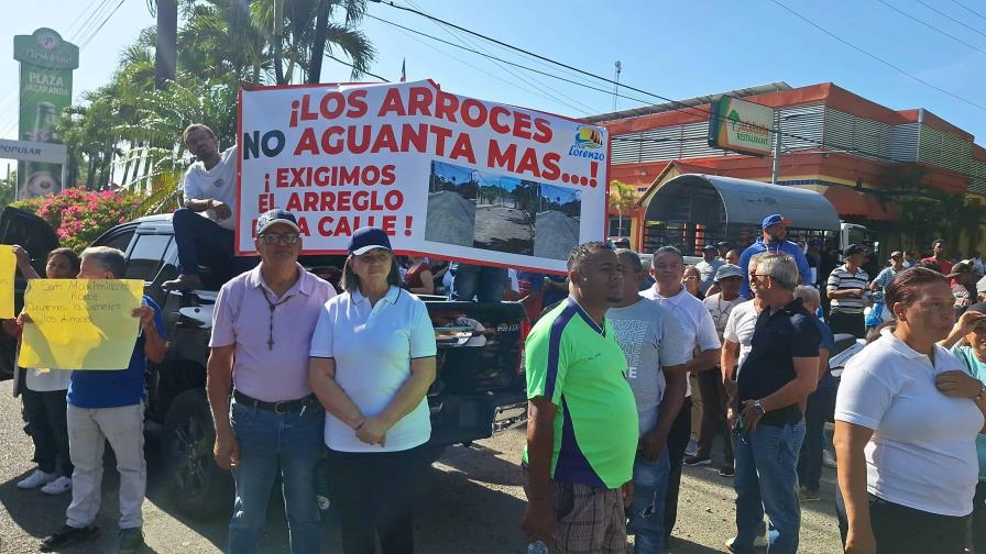 Comunitarios protestan en reclamo de carretera en Bonao