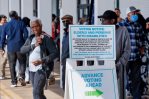 Más de 300,000 personas acuden a las urnas en el primer día de voto anticipado en Georgia
