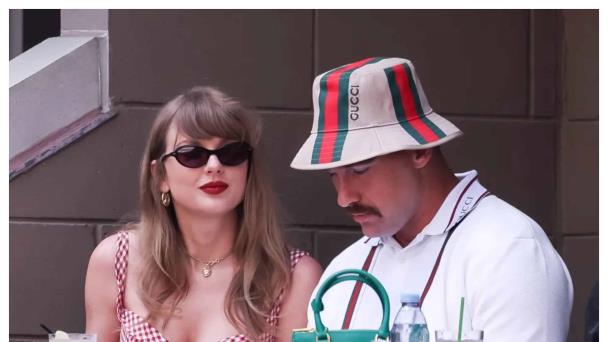 Taylor Swift lanzará libro de su gira y edición vinilo de su álbum ‘TTPD’ en Black Friday