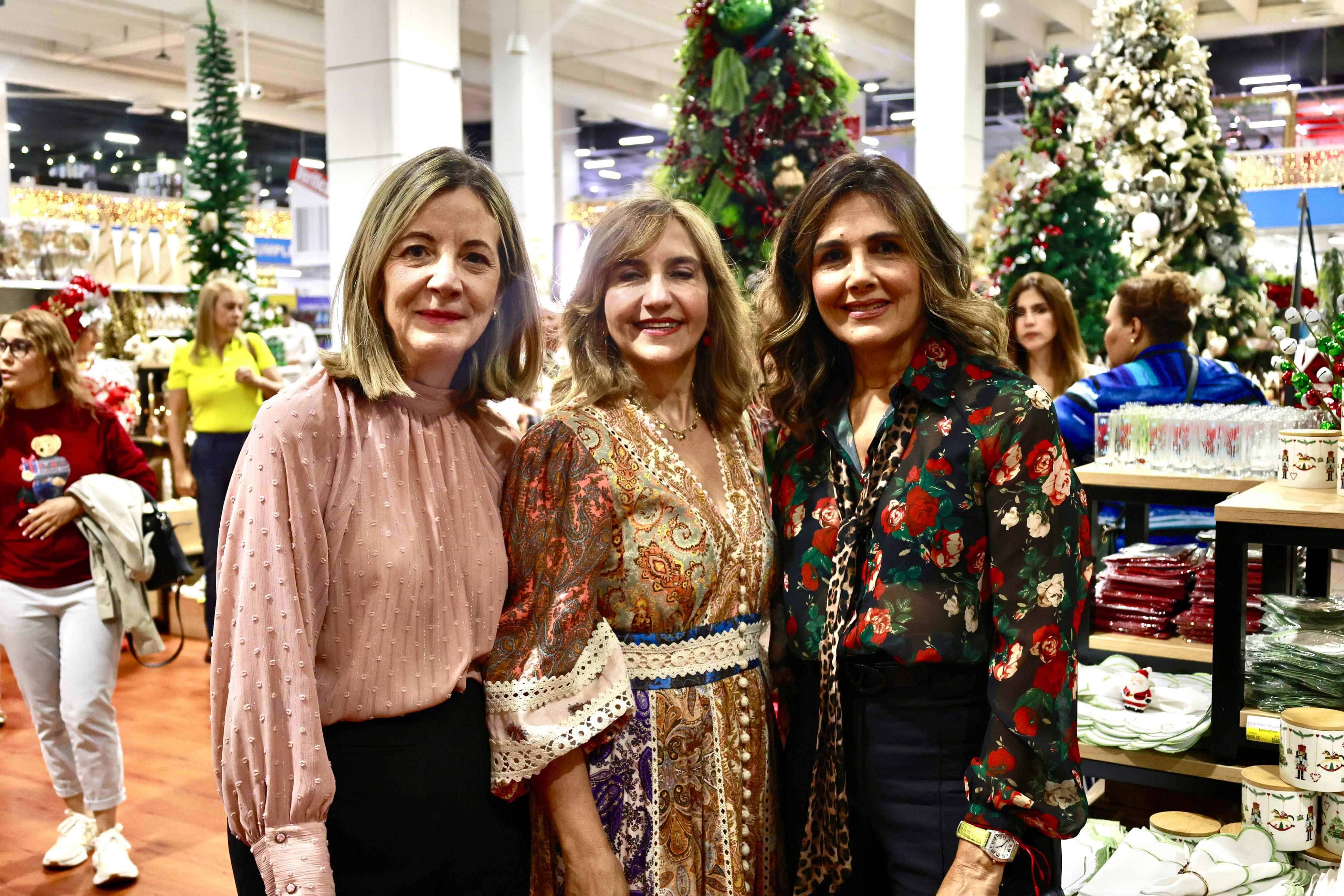 Carolina Leyba, Elsa Lama de González y Patricia Álvarez.