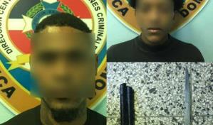 Arrestan dos j&oacute;venes que portaban arma de fabricaci&oacute;n casera y pu&ntilde;al en La Vega