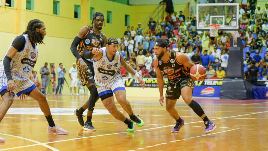 La Cancha acaricia su pase a la final en básquet de Moca