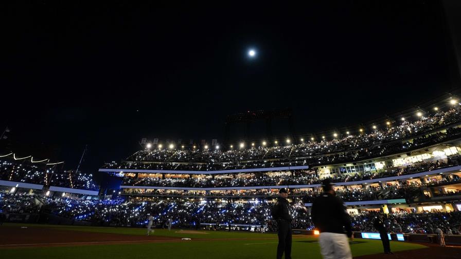 Los Mets dan un espectáculo de luces a sus aficionados en el Citi Field