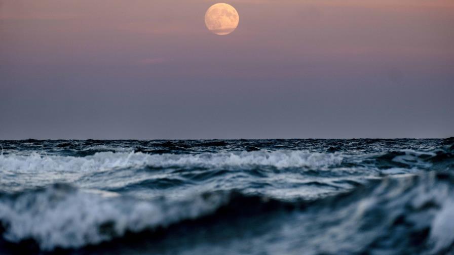 La superluna de octubre se combina con un cometa para ofrecer un espectáculo nocturno especial