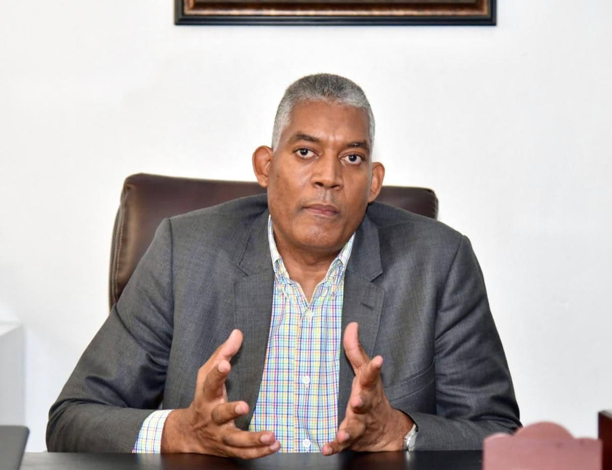 <div><strong>Feliciano Lacen</strong></div><div><strong><br></strong></div><div><i>Presidente del Consejo Dominicano de Unidad Evangélica (Codue)</i></div><div><i><br></i></div>"La decisión del presidente no solo refleja su capacidad de escucha, sino que también abre la puerta a un período de diálogo necesario para alcanzar un pacto fiscal que beneficie a todos los dominicanos"