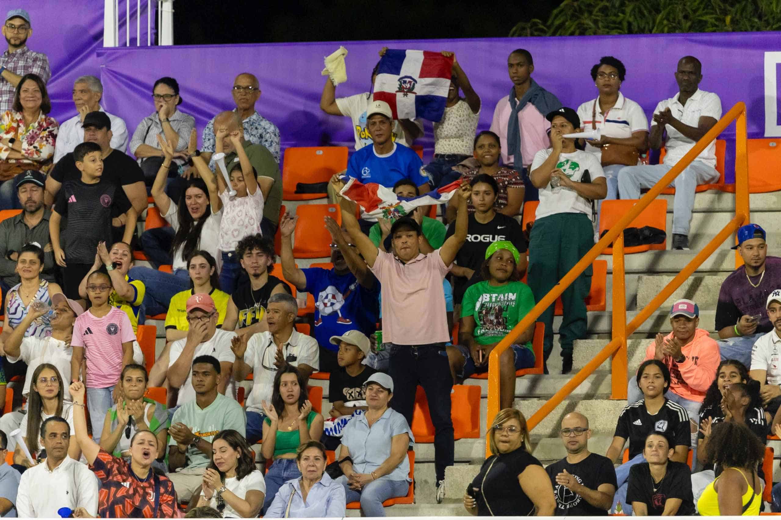 El público en Cibao FC.