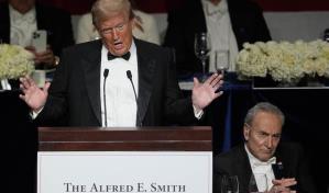 Trump se burla de Harris en una tradicional cena benéfica