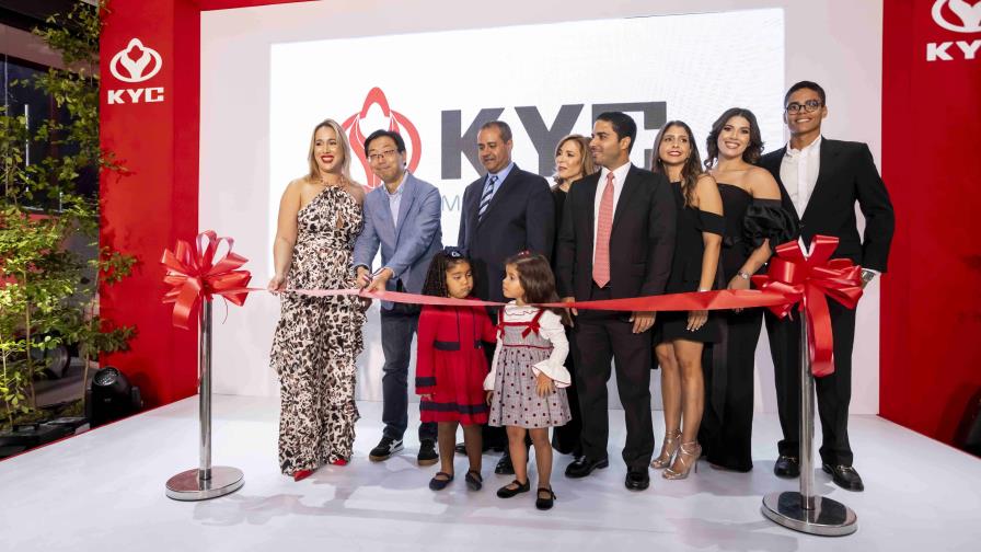 Inauguran instalaciones de la marca automotriz KYC 