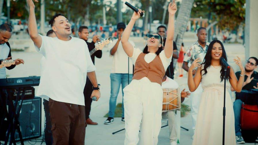 Grupo Propiedad de Dios y Karol Michelle estrenan colaboración Párate