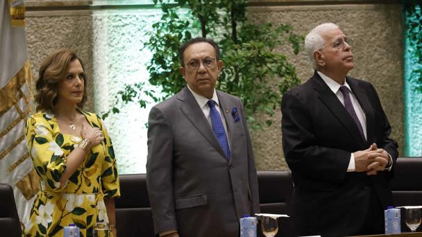 Valdez Albizu evita hablar de la reforma fiscal: “Esto es una institución monetaria”