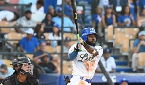 Daniel Johnson se queda a un doble de batear para el ciclo; Ofensiva del Licey aplasta a Estrellas