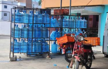 Pro Consumidor otorga prórroga para cubrir botellones de agua del sol -  Diario Libre
