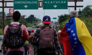 Miles de migrantes venezolanos arman una caravana hacia EE.UU. en el sur de México
