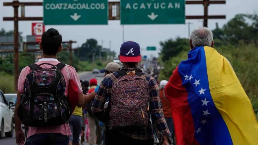 Miles de migrantes venezolanos arman una caravana hacia EE.UU. en el sur de México