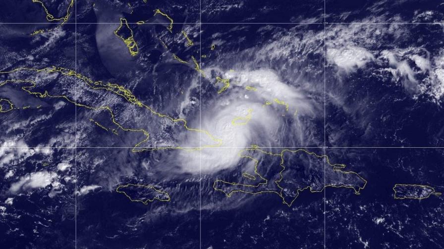 Oscar sigue azotando este lunes a Cuba y el sureste de Bahamas con fuertes vientos y lluvias