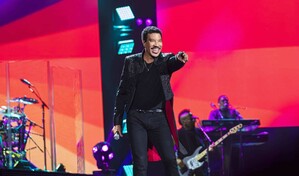 El legendario Lionel Richie es hospitalizado tras su concierto en St. Louis