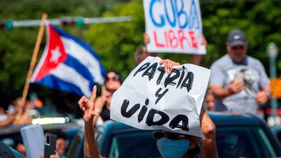 Cubanos en Miami piden la renuncia de Díaz-Canel ante los apagones