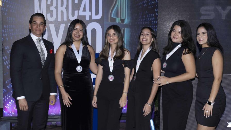 Estudiantes UNIBE celebran el lanzamiento del Congreso Internacional Mercadexpo