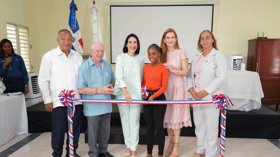 Raquel Arbaje y Fundación Reservas del País inauguran Centro de Capacitación de Madres Jóvenes