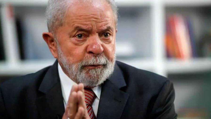 Lula es operado con éxito por segunda vez y está despierto, según los médicos