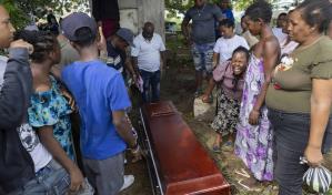 Dolor e impotencia durante el sepelio de hombre abatido por policías en Villa Liberación