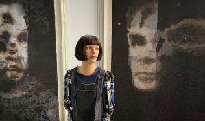 Sothebys saca a subasta por primera vez una obra atribuida a un robot humanoide